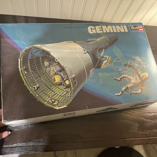 Revell Nasa Gemini Space Capsule 1:24 Scale Model Kit, Bag Is Sealed Box Is Open